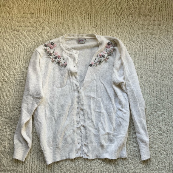 white cardigan with floral details small - Picture 4 of 5
